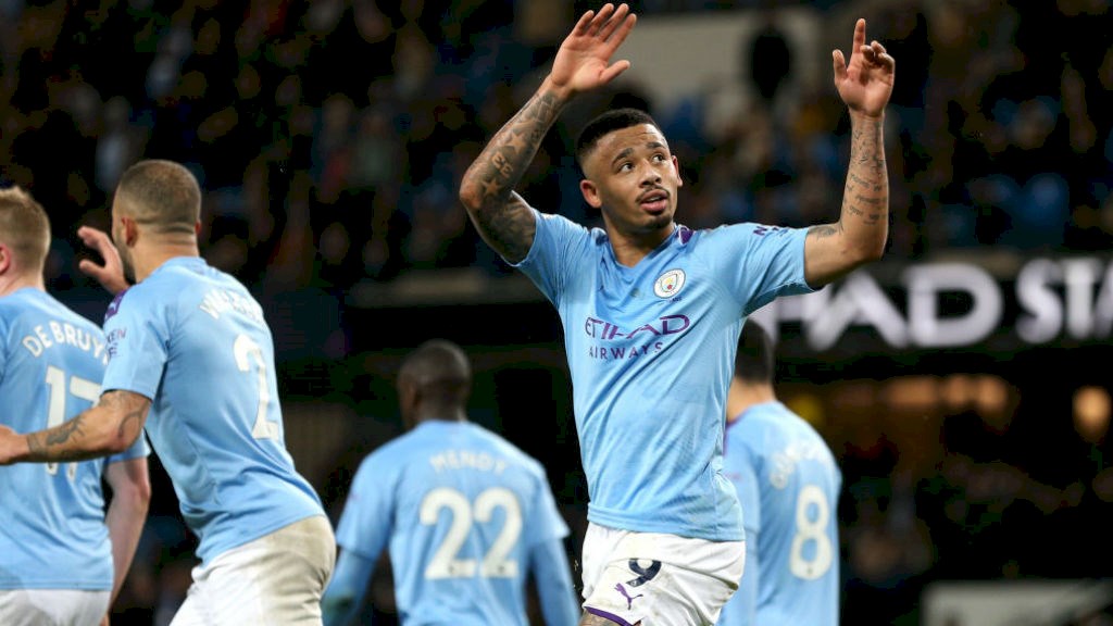 INGLÊS: Manchester City bate Leicester de virada e encosta na vice-liderança