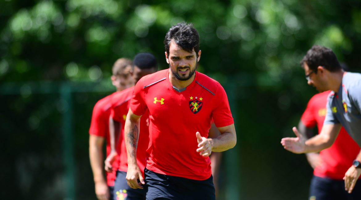 Alagoano: Após saída do Sport, lateral-direito acerta com o CSA