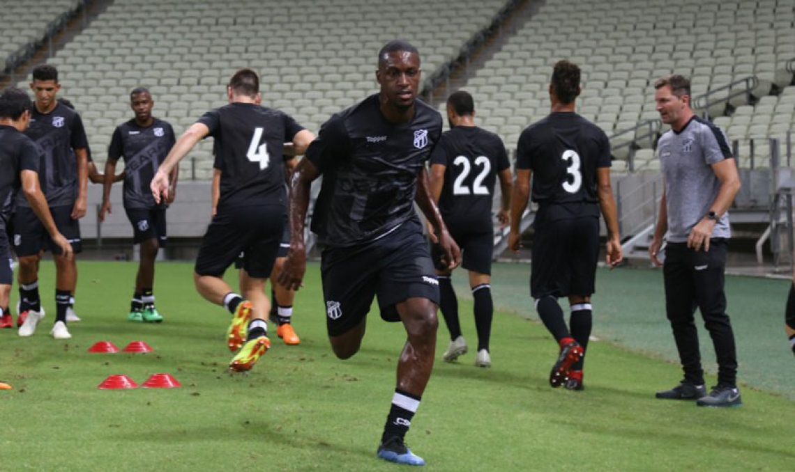 Adílson Batista pede e Cruzeiro vai atrás de volante do Ceará