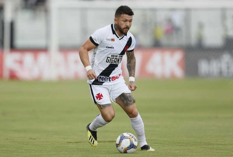 Fluminense busca atacante ex-Avaí e sonha com vascaíno