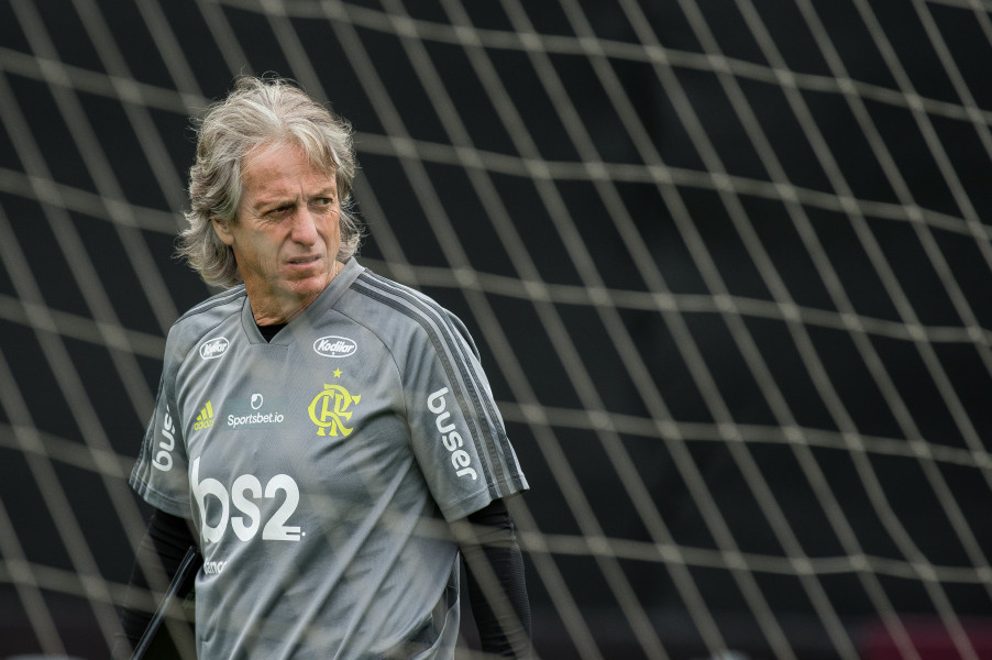 Jorge Jesus trouxe estilo ofensivo ao Flamengo