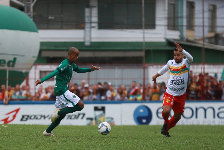 No jogo de ida, ambas as equipes ficaram no empate por 2 a 2 em Santa Catarina