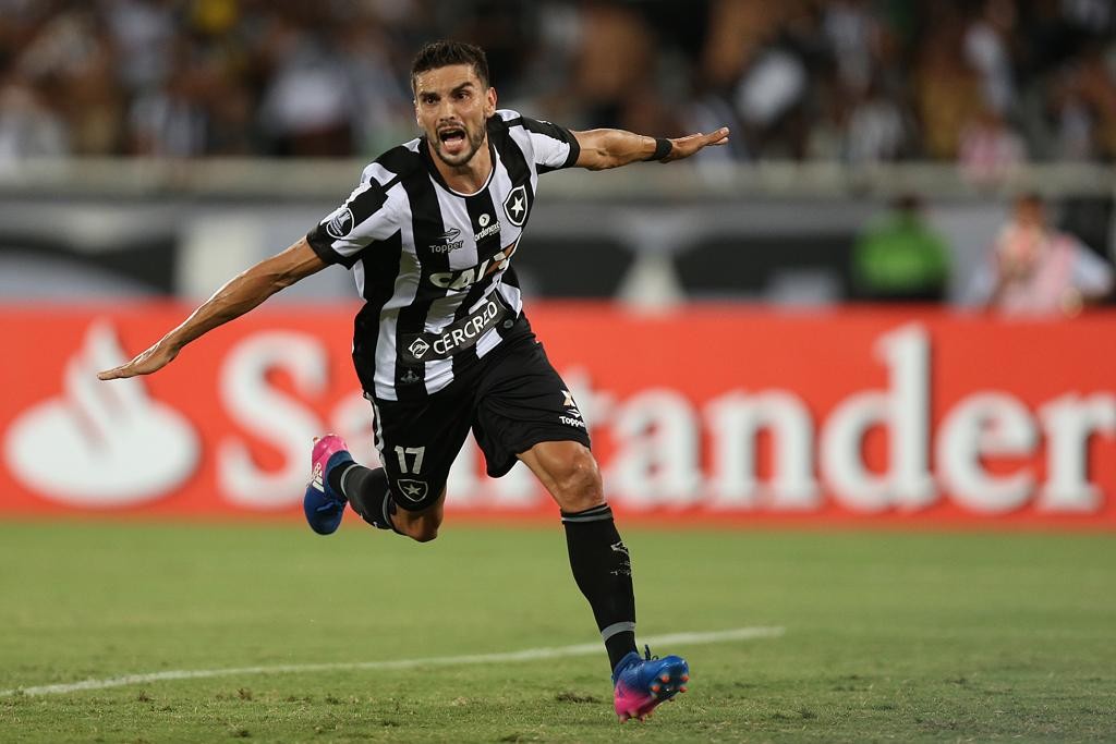 Alagoano: CSA acerta com Rodrigo Pimpão, atacante do Botafogo