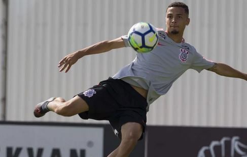 Carioca: Botafogo fecha com volante do Corinthians que estava no Oeste