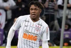 Bragantino encaminha empréstimo de volante do Corinthians e quer zagueiro do São Paulo