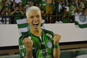 Torcida do Guarani invade conta de Bruno Nazário e protesta por possível ida à Ponte