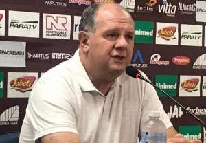 Paulistão: Apresentado, Vilar traça meta e fala de reforços na Ferroviária