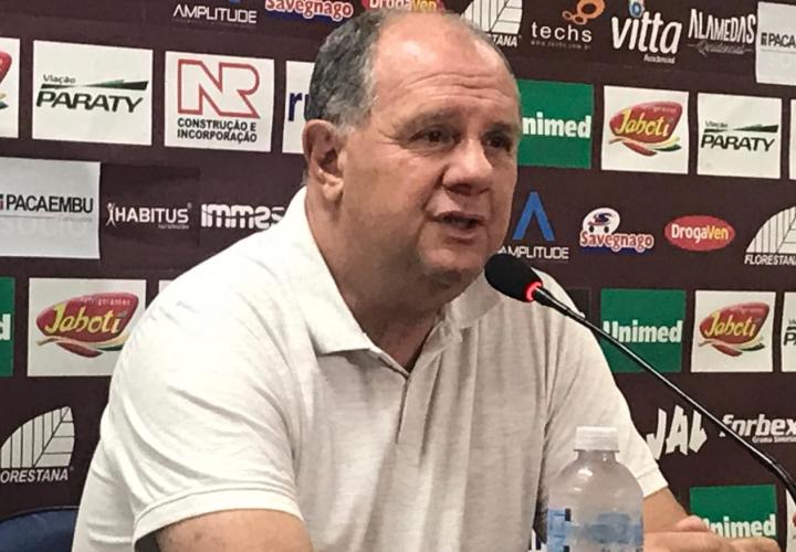 Paulistão: Apresentado, Vilar traça meta e fala de reforços na Ferroviária