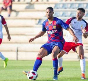 Ex-atacante do Barcelona B é dispensado e deve retornar ao São Paulo