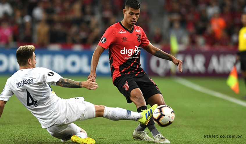 Athletico vê Benfica na frente por volante, mas não descarta o Flamengo