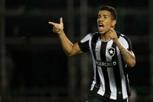 Paulistão: Ponte Preta acerta contratação de ex-lateral do Botafogo para 2020