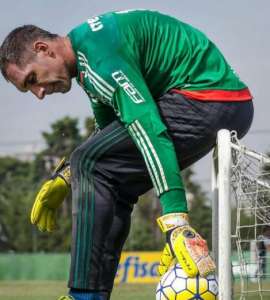 Além de Luís Fabiano e Ricardo Oliveira, clube do Paulistão está de olho em Fernando Prass