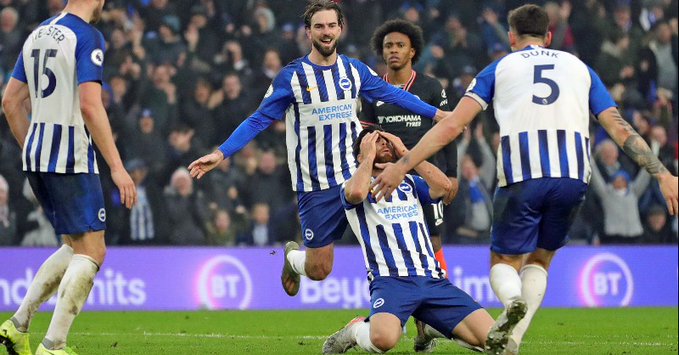 INGLÊS: Com um belo gol de bicicleta, Brighton arranca empate diante do Chelsea