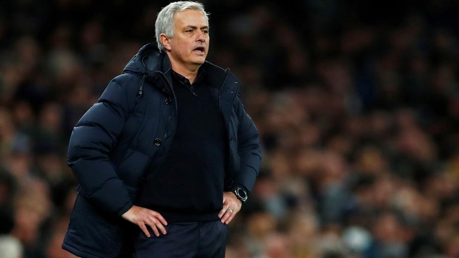 Inglês: Mourinho teme lesão de Kane e exibe irritação com Ndombélé no Tottenham