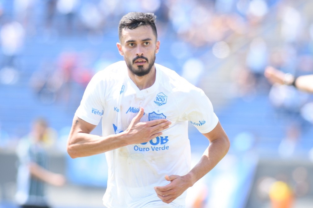 Na mira de Botafogo-SP e Ferroviária, volante do Londrina dá preferência ao Guarani