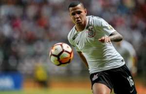 Corinthians derruba valor de empréstimo e se aproxima de lateral-esquerdo