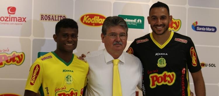 Maranhão (camisa amarela) e Kewin (camisa verde) - Foto: Divulgação 