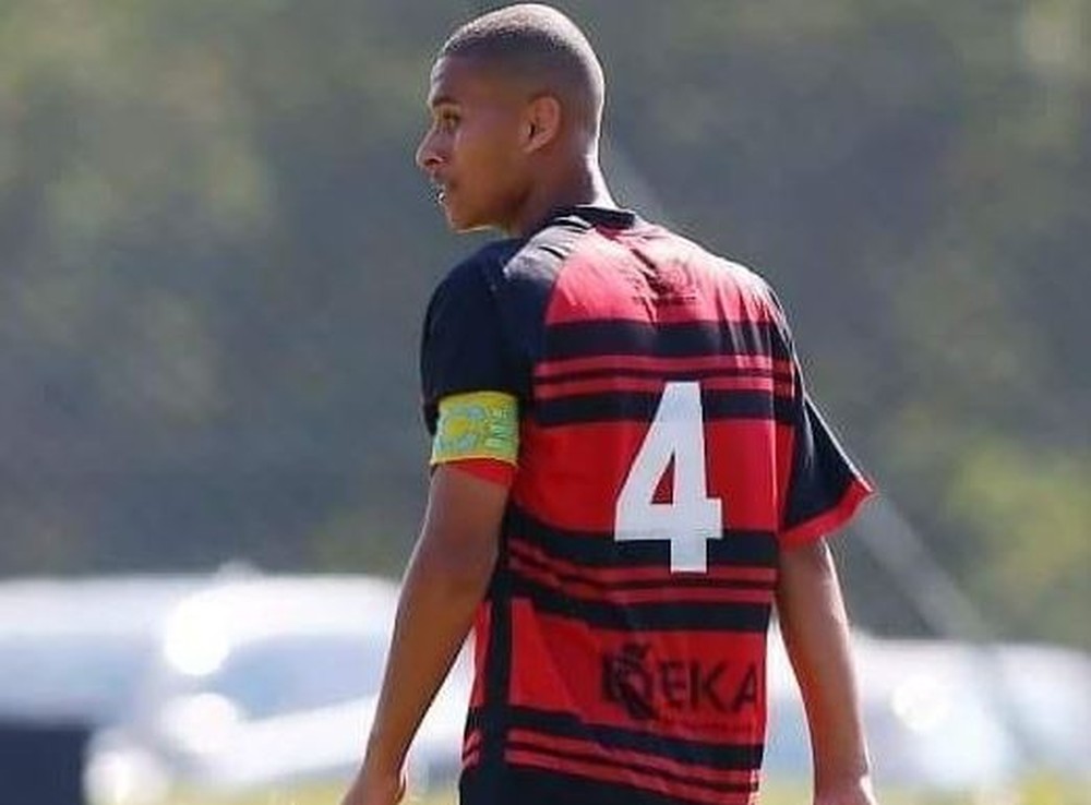 Luto! Jogo da Copa SP tem homenagem a jogador morto em queda de elevador em Santos