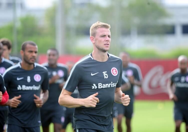 Zagueiro deve ser mais um a trocar o Internacional pelo Ceará