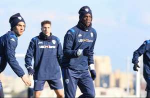 Italiano: Balotelli critica torcedores da Lazio por abusos raciais: 'Tenham vergonha'