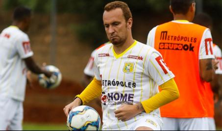 Candangão: Atacante do Brasiliense fala em temporada de títulos para o Jacaré