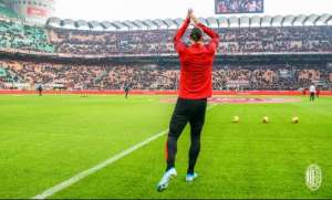 ITALIANO: Com 3 gols de CR7, a Juve goleia e lidera; Ibra estreia no Milan com empate