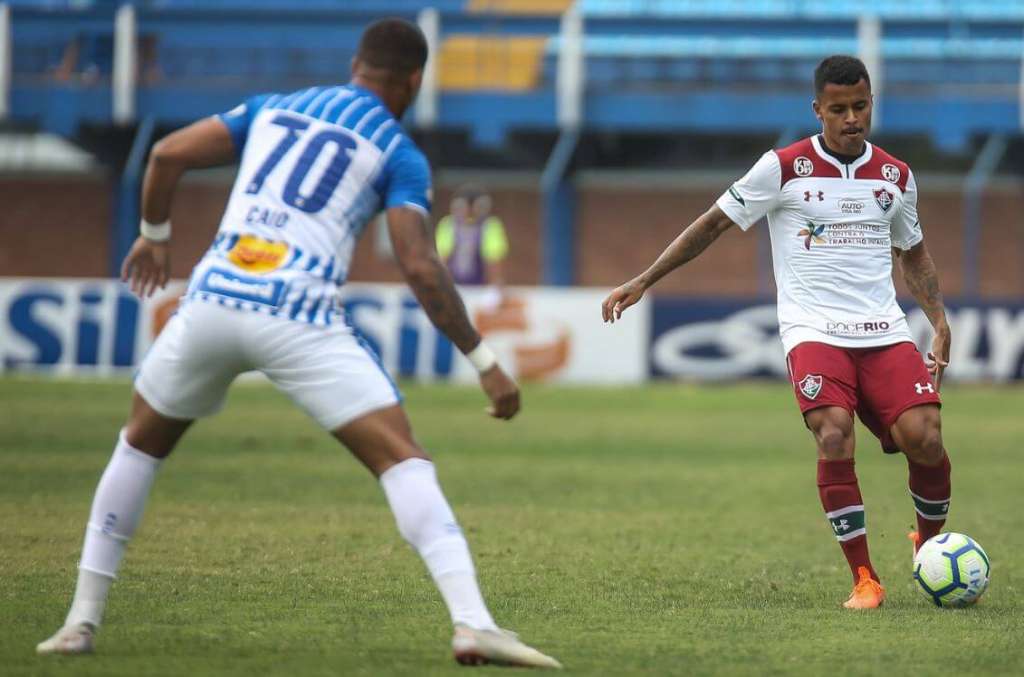 O volante Allan vai defender o Atlético-MG nesta temporada
