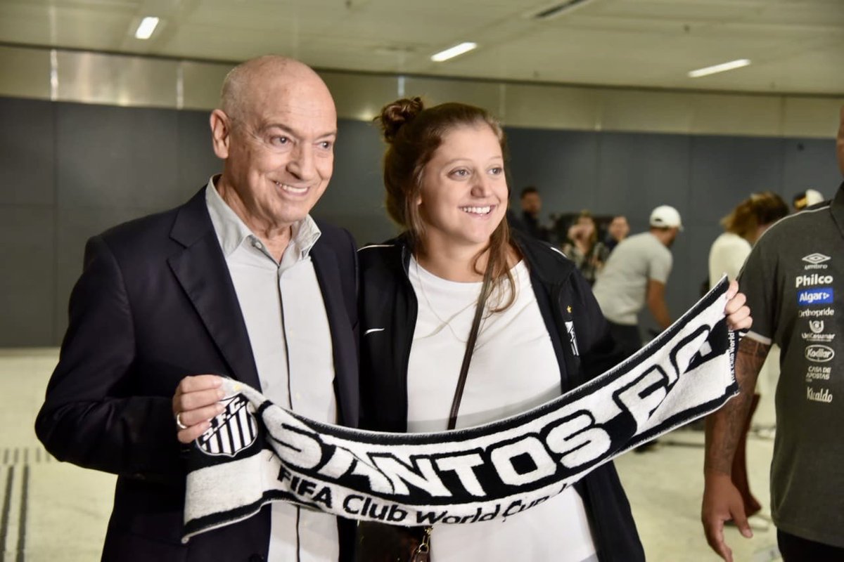 Jesualdo desembarca no Brasil, comenta sobre pressão e evita falar de Quaresma