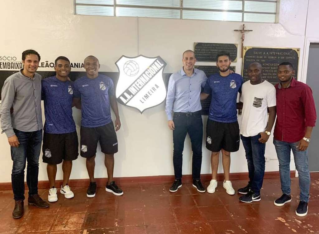  Elácio Cordoba (terceiro da esquerda para à direita) deve ser oficializado em breve