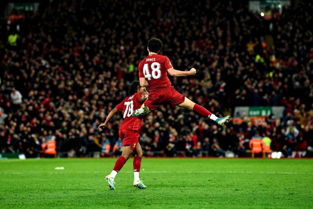 Liverpool anuncia novo fornecedor de material esportivo após imbróglio