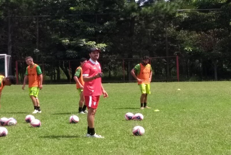 Paranaense: Paraná anuncia ex-zagueiro do Coritiba como treinador