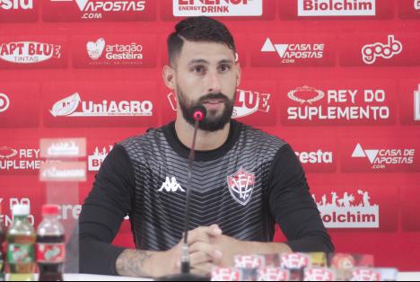 Baiano: Goleiro do Vitória foca em temporada perfeita e ano de títulos no Leão