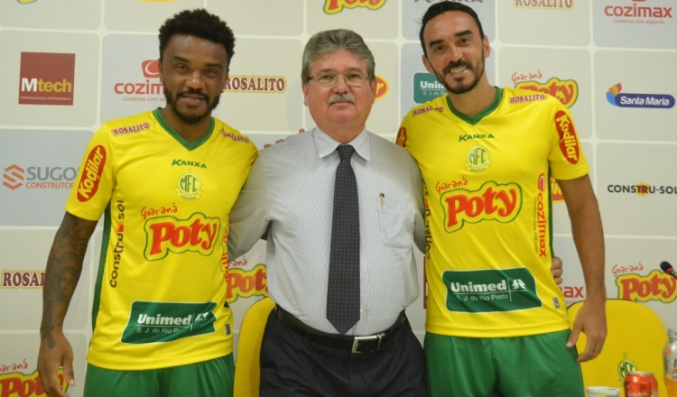 Paulistão: Mirassol oficializa chegada de meia ex-Corinthians e zagueiro ex-Ponte