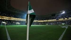 Com gramado sintético, Palmeiras terá economia e poderá jogar mais em seu estádio