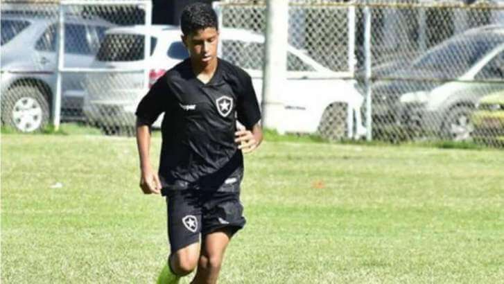 Athletico-PR nega acusação de aliciamento de atleta de 13 anos e critica Botafogo