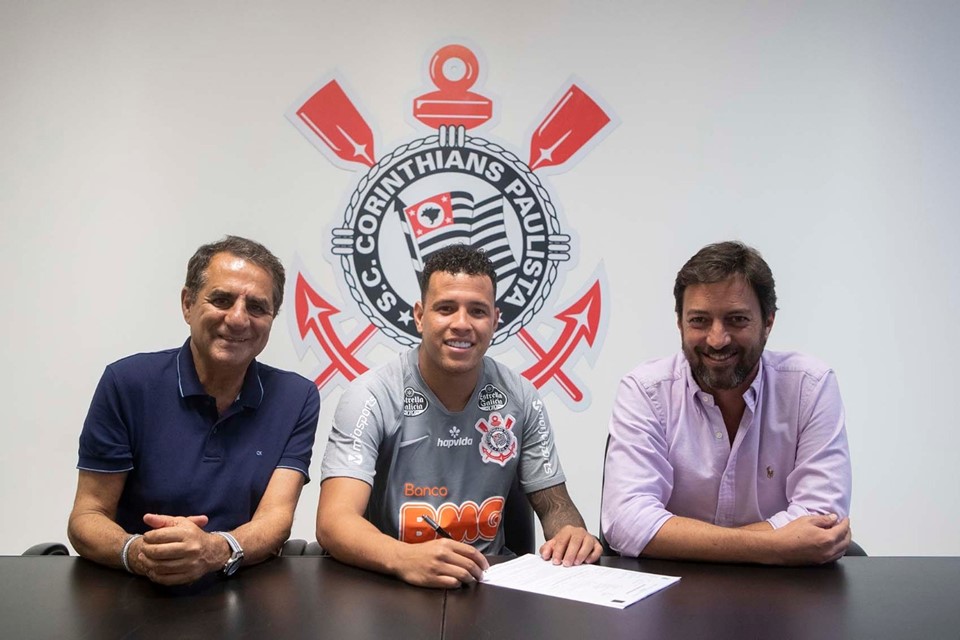 Paulistão: Corinthians oficializa a contratação do lateral-esquerdo Sidcley