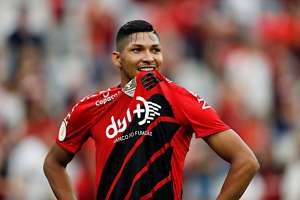 Sem Michael, Corinthians tenta outros atacantes, mas encontra dificuldades