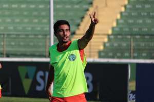 Paulistão: Após fechar a zaga, Guarani foca na contratação de lateral-direito