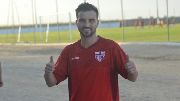 Ex-meia de Santos e Guarani chega animado no CRB e fala de títulos e acesso