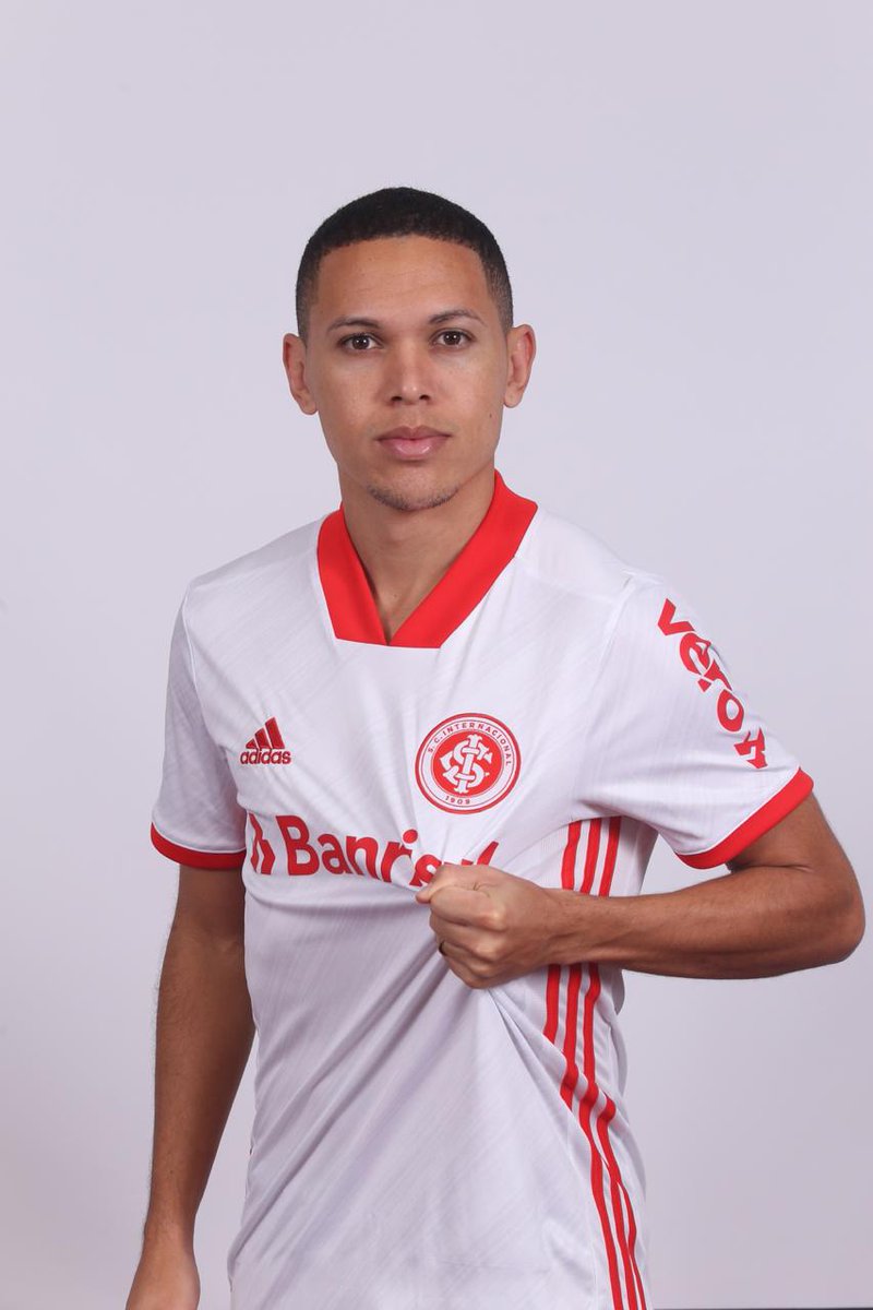 Gaúcho: Internacional anuncia a contratação do atacante ex-São Paulo