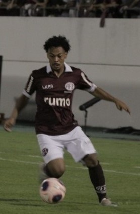 Pode-se projetar Claudinho da Ferroviária na rota do Claudinho do Bragantino