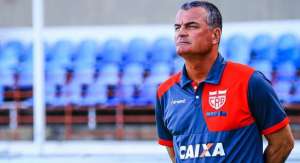 Com experiência internacional, treinador vê com otimismo mudança que vive o Brasil