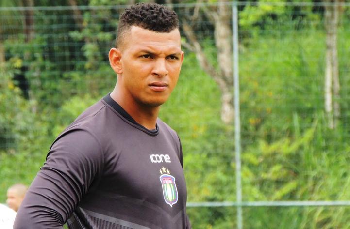 Paulista A2: Goleiro exalta ‘briga sadia’ por titularidade no São Caetano