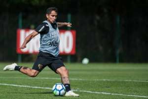 Atacante prefere ficar no São Paulo e deixa meia distante do Cruzeiro