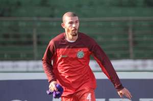 Paulistão: A caminho do Goiás, Luiz Gustavo dá adeus ao Guarani: 'Sinergia especial'