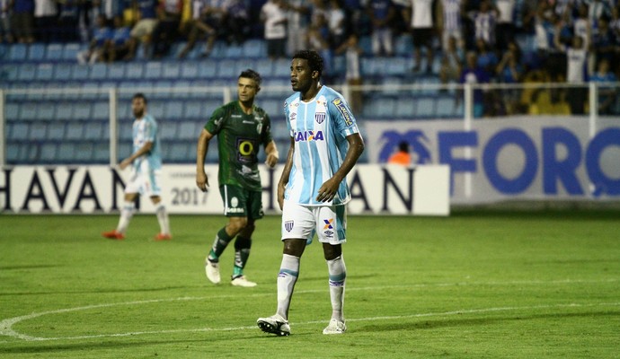 Catarinense: ​Betão afirma que duelo contra Brusque será uma decisão para o Avaí