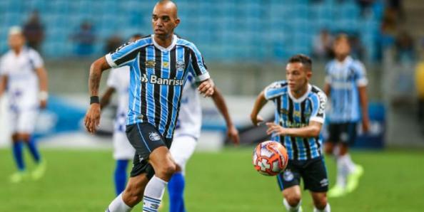 Gaúcho: Grêmio faz acordo e anuncia rescisão do contrato de atacante experiente