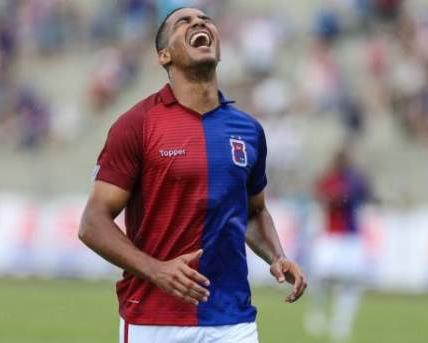 Atacante rescinde com Paraná na Justiça e se aproxima de time do Paulistão