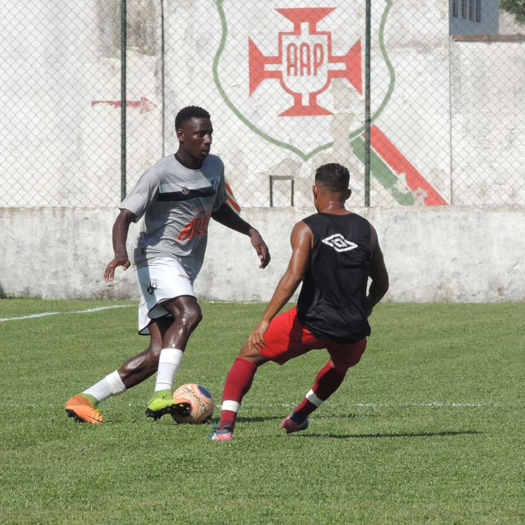 A equipe comandada por Renato Peixe acabou derrotada para a Portuguesa Santista, pelo placar de 2 a 1