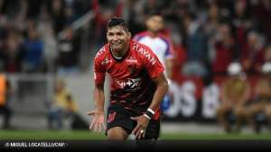 Palmeiras entra na briga com Corinthians por atacante do Athletico-PR